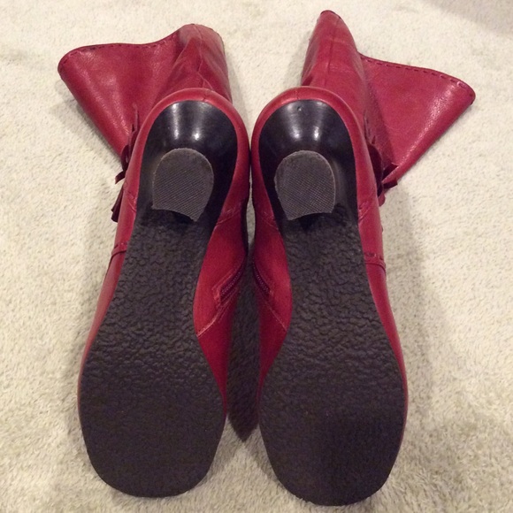 SALE! Biviel leather boots w/ kitten heels - Picture 4 of 8